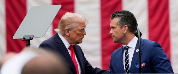 Američki predsjednik Donald Trump i ministar obrane Pete Hegseth