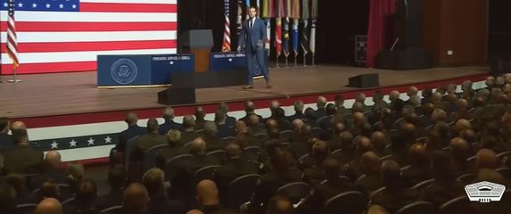 Pete Hegseth u Quanticu pred 800 generala, admirala i časnika