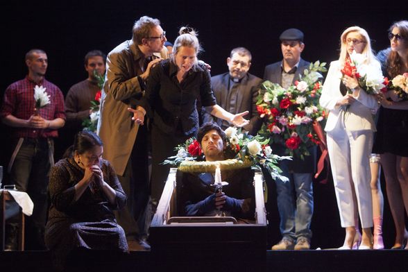 Predstava \'Samoubojice\'