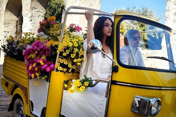 Deva Cassel na snimanju u Italiji