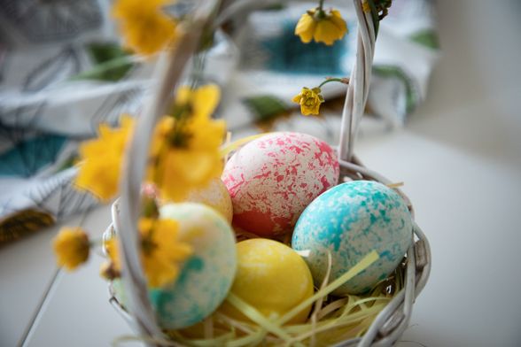 Bojanje jaja s rižom