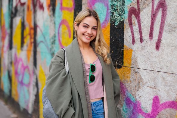 Street style Tare Thaller u kaputu s potpisom Diane Viljevac - 6