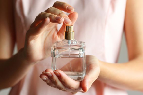 Žena i parfem