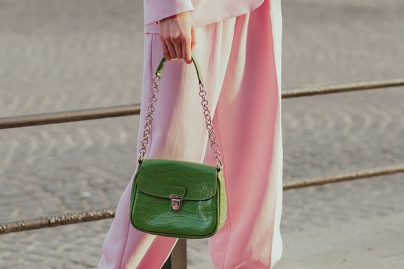 Hlače širokih, lepršavih nogavica stvorene su za proljeće