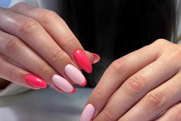 Francuska manikura u bojama