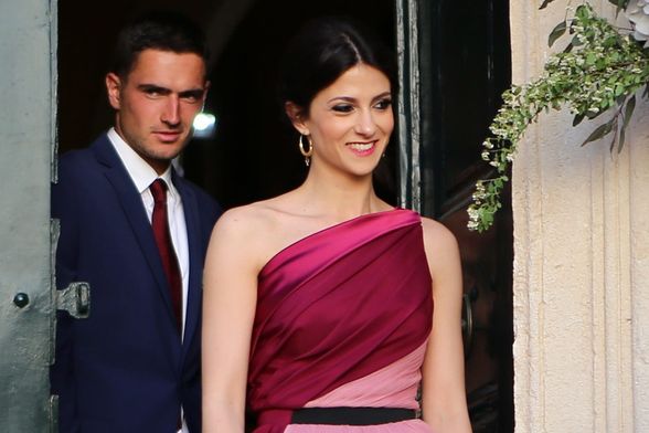 Vjenčana kuma Kristine Milković Čilić nosila je prekrasnu dvobojnu haljinu s potpisom Ivana Alduka - 4