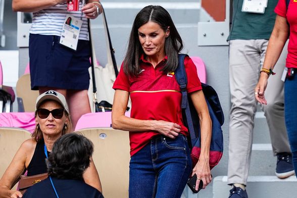 Kraljica Letizia s ruksakom na teniskom meču između Carlosa Alcaraza i Tommyja Paula