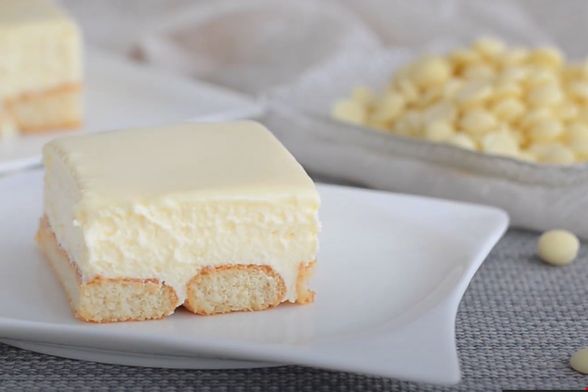 Torta s kokosom i bijelom čokoladom