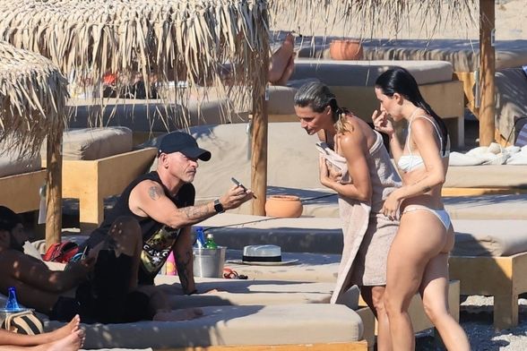 Eros Ramazzotti na odmoru je s dvije bivše žene