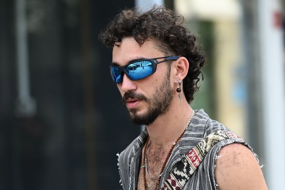 Muškarac sa špice oduševio je kul stavom i kombinacijom