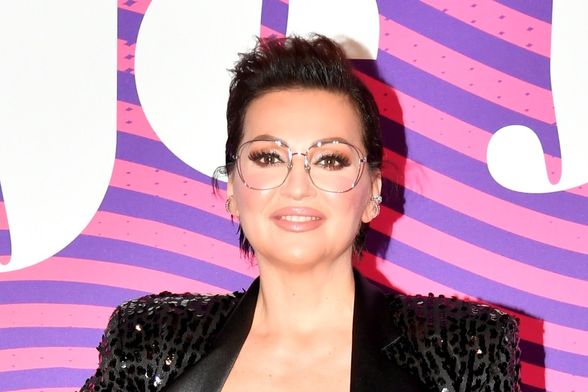 Nina Badrić uvijek plijeni pozornost svojim scenskim kombinacijama