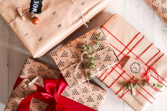 Blogerica Matea Halilović za zamatanje koristi smeđi papir