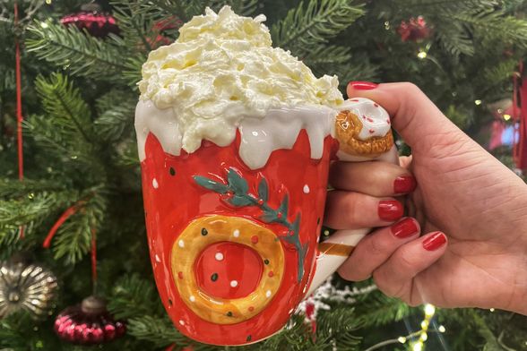 Čokoladni napitak s kavom i šlagom