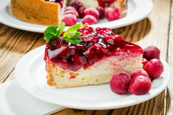 Mileram torta s višnjama i bademima