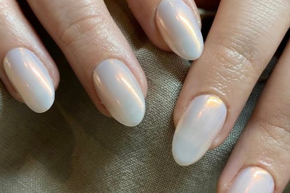 Manikura mjesečevog kamena