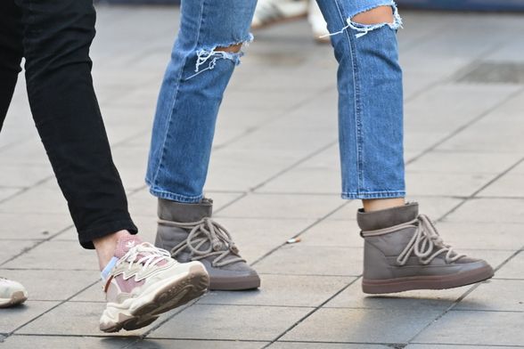 Podstavljene čizme su čest prizor na gradskim ulicama