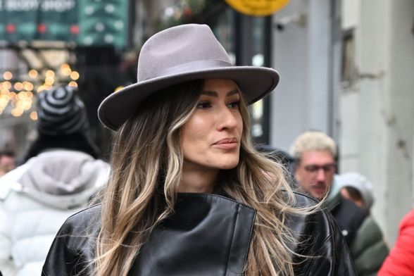 Ulična moda Muglerove traperice na zagrebačkoj špici - 1