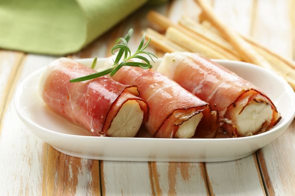 Rolice sa pršutom i sirom