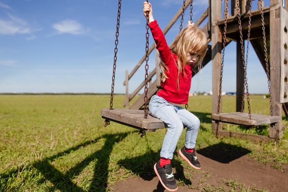 Dijete na ljuljački