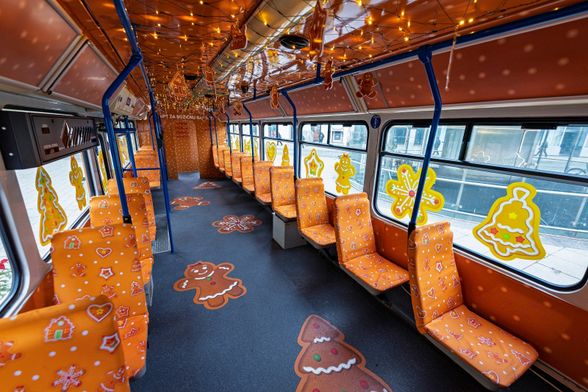 Osječki božićni tramvaj