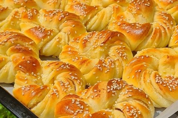 Peciva punjena sirom