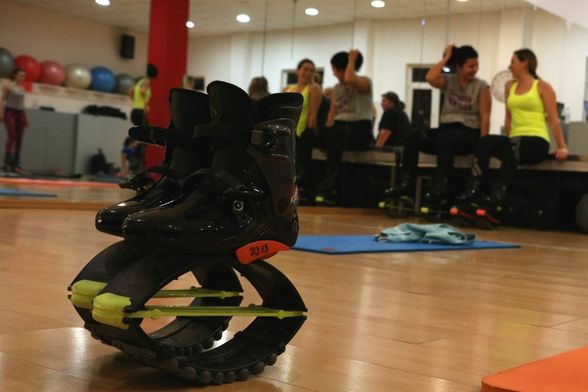Kangoo Jumps trening čuva koljena, skida kalorije i uklanja celulit