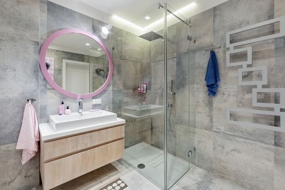 Veliko okruglo ogledalo u kupaonici - 8