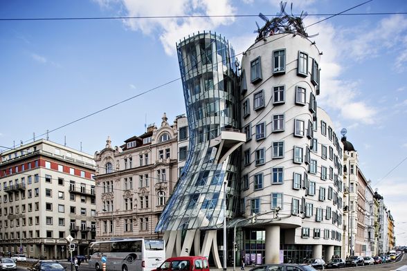 Zgrada 'Ginger i Fred' u Pragu arhitekta Franka Gerhryja