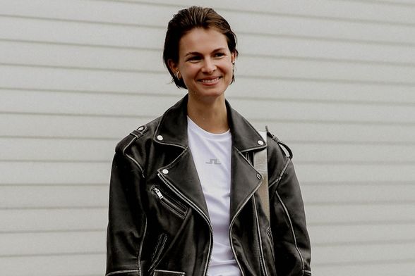 Dnevna kombinacija u rokerskom stilu