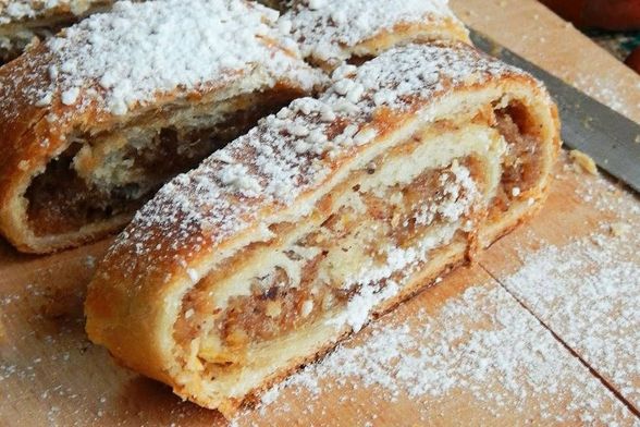 Štrudla od lješnjaka i čaja