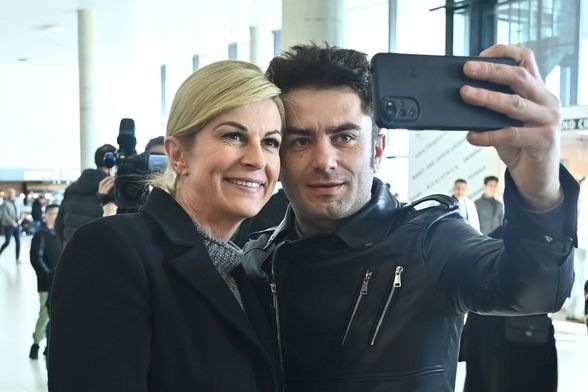 Kolinda Grabar Kitarović na dočeku rukometaša u zračnoj luci