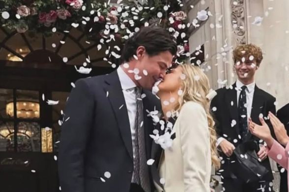 Phoebe Knatchbull i Daniel Glover