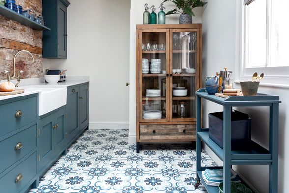 Podne pločice u kuhinjama - 11