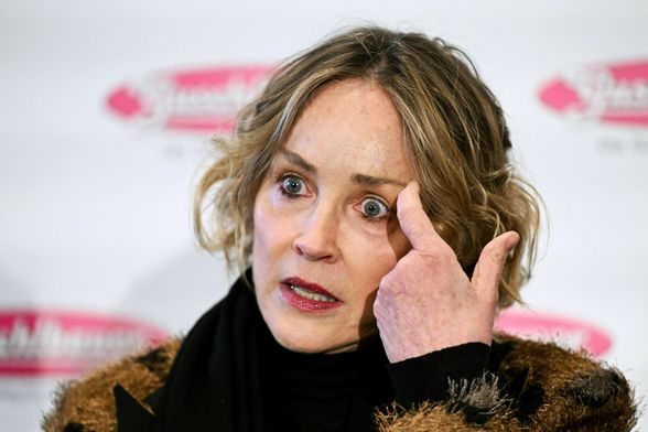 Sharon Stone u čupavom odijelu - 8