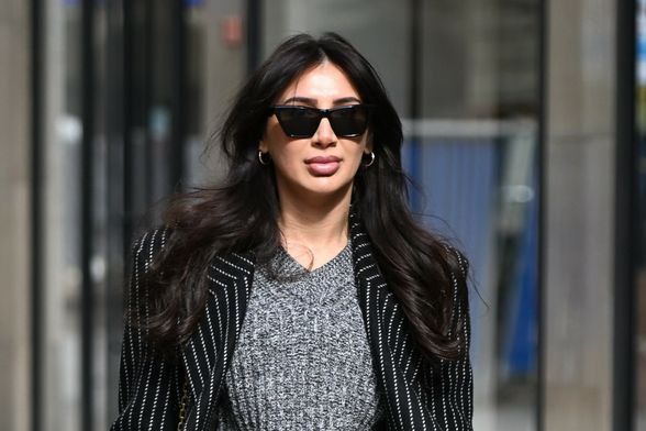 Zagrebačko izdanje u mini suknji na pruge