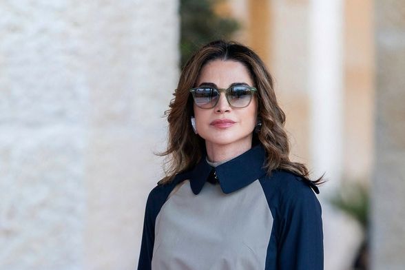 Kraljica Rania u dvobojnoj haljini - 4