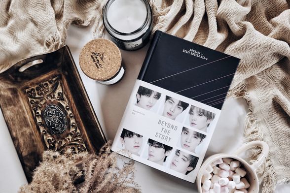 Prva službena monografija južnokorejskog boy benda BTS koji je poharao svjetske top-liste - 1