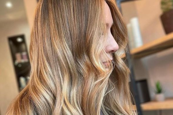Bambi blond boja kose je veliki trend u 2024. godini