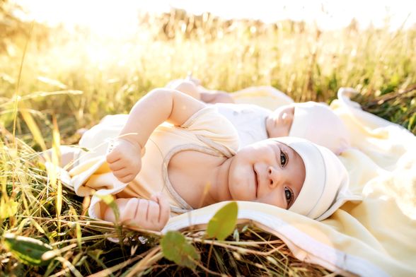 Bebe na suncu