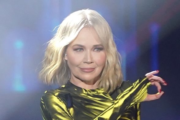 Jelena Rozga u mokroj haljini brenda Keta Gutmane