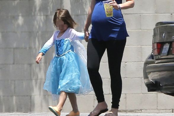 Noah Green, sin Meghan Fox, u haljinici