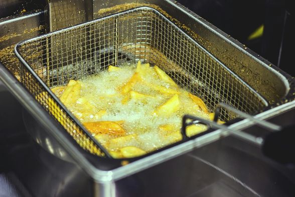 Višak ulja od prženja ne bacajte u sudoper