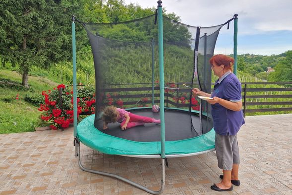 Kod baka i djedova ništa se ne mora, osim jesti