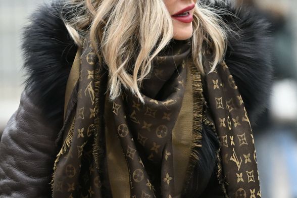 Dama iz Zagreba u čizmama s punom platformom