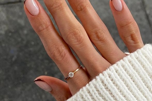 Mini french manikura