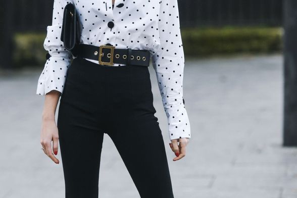 Crne hlače savršen su izbor za posao i izlaske