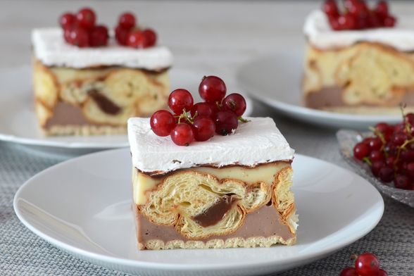 Kolač s kroasanima koji se brzo priprema