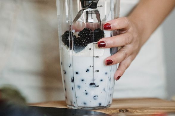 U blenderu možete spravljati i ukusne domaće kreme i sladolede