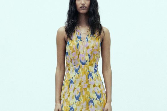 Haljina s uzorkom i kamenčićima iz Zare