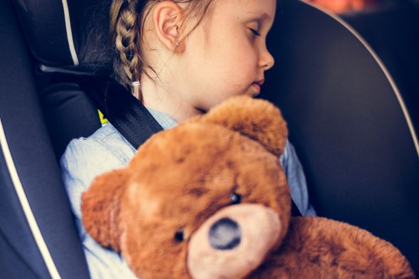 Dijete u autosjedalici